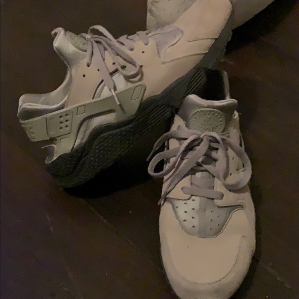 Hurache Grey